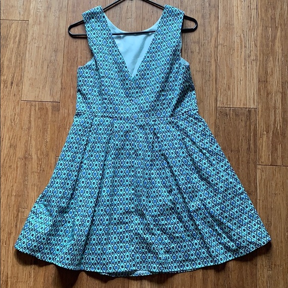 Forever 21 pleated sleeveless dress - Picture 8 of 8